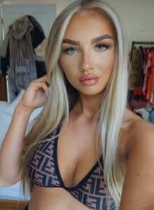 blondecherry_xo Public Pic 2