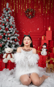 Miaacharlotte1's MERRY CHRISTMAS Sex Photo 2