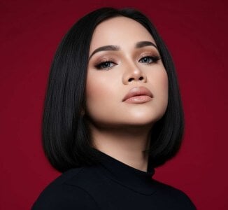 Ara_Cumms: blonde Hair ( 2 фото)