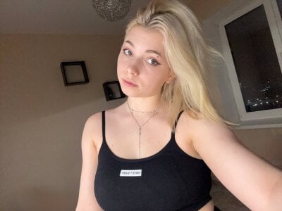 SibleyDurborow 🦋 Be your own kind of beautiful Pic 3