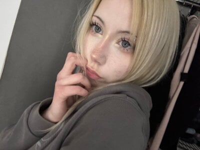 UWU_flower Eyes you want to drown in🙈 Gambar 2