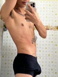 Take off the inside 🥵 de Lukas_strong  2 photos