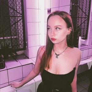 PollyPeach_ Public Pic