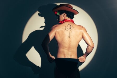 mikei_banji body picture 🕶️ Pic 2