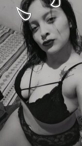 Sarah-917 Public Immagine  3