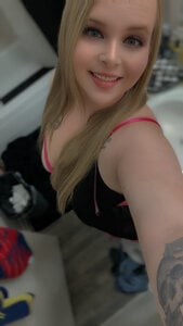 AllieRose94 Public Pic 8