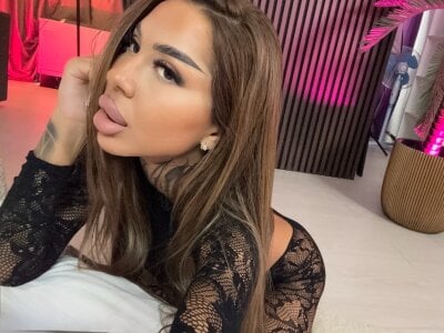 KatelynBelle Pin me Down ❤️ Pic 3