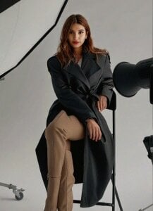 ZoeConti Knoe me صورة واحدة|ZoeConti Knoe me صورتان|ZoeConti Knoe me  5 صور|ZoeConti Knoe me  5 صورة