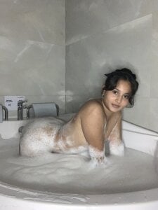 Come with me to the jacuzzi 😋 od laly_spank  5 snímek