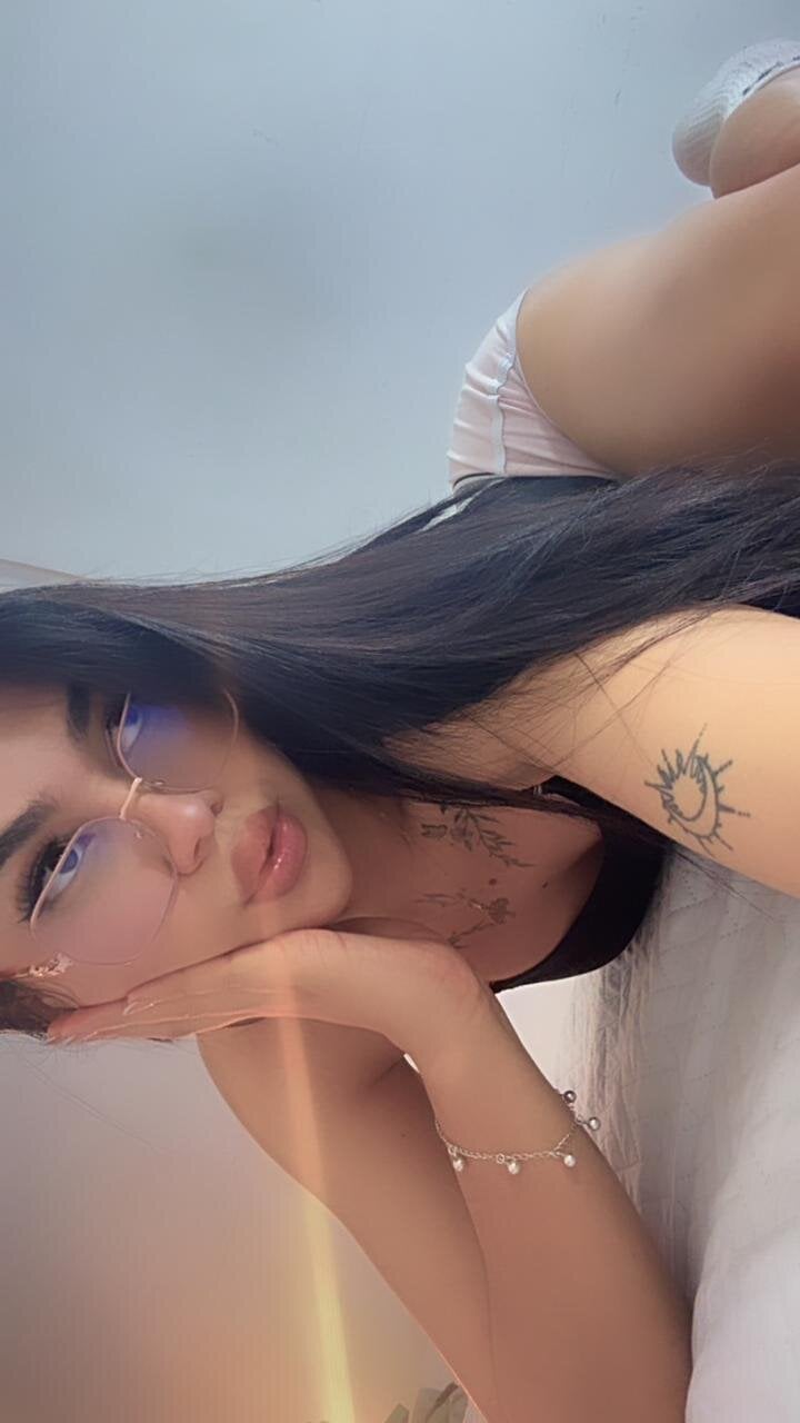 RoseCassie immagine di tendenza 5332