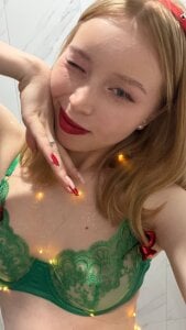 TheolaLonghofer What gifts would you like to see on this Christmas tree ❤ Pic 5