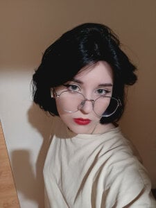 Milana_Cold Public Pic 2