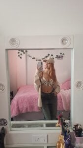 Evelyn_R_ Public Pic 3