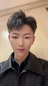 OUBA-520 OUBA-帅气男士 Foto