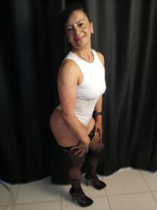 clara_heat Sweet at first glance… irresistible up close 🔥💋 Foto 2