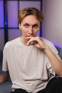 Adrian_Di Just look at that cutie ^^ Pic