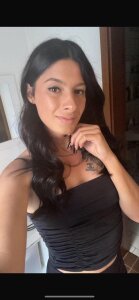 Larissa-TS Public Pic 5