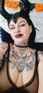 CurvyBlondeVibes Public Foto 3