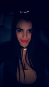 juliahayessxx in my car Foto 2