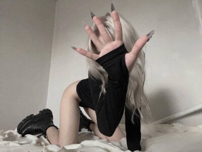 SimonaKaroly Public Bilde