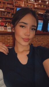 ValentinaRojass_ Public Pic 3