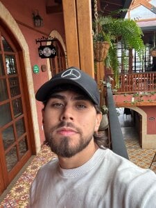 Tomas_Oliviaa Public Pic