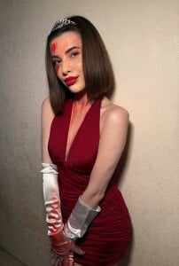 Anita_Robby kullanıcısının Halloween Prom Queen👑 albümü -  9 fotoğraf