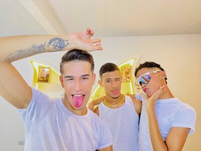 BIG_COCKS: Public ( 4 фото)