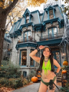 LiaMonroee_ Sweet or naughty? 🥵🎃 Pic 2