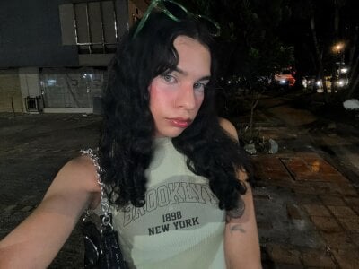 sheyla_meow Public Pic 2