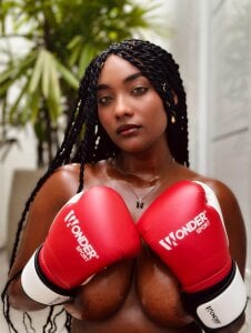 Coral_Lise Sexy black and strong Photo 8