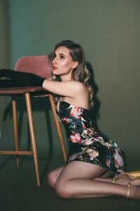 VictoriaHopsons Retro Bloom Pic 2