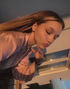 MinervaMarso I'm a happy girl <3 Poză