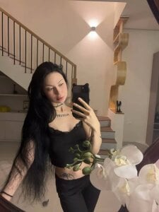 Alice_1n_Wonderland_ I was in a good mood this morning! Hình 2