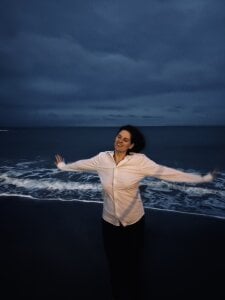 SabrinaRayX holiday by the sea, no naked) Pic 4