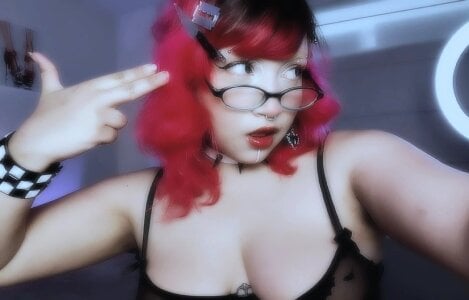 Noisy_doll I feel beautiful dressed in black ♡ Foto 4