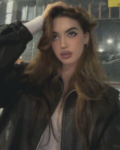 OlaGrayer Public Pic 2