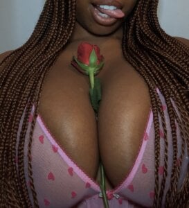 Zdjęcia Naughty_JessieX Will you be my valentine ? 🥀💌: 