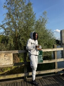 MYOWN_DEVLE69 Public Pic 3