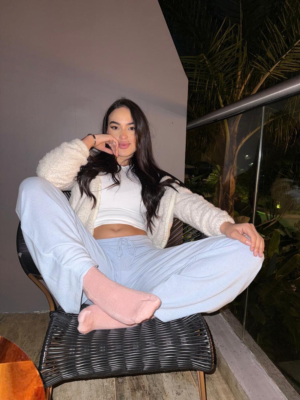 Abby-me Comfortable in my skin Cozy with who I am รูป 