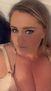 Blondie955 Public Pic 2