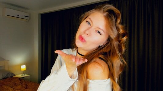 MardellAyling close-up my face Pic 6