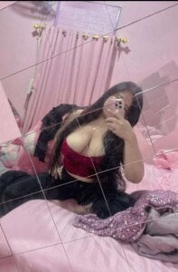 saracurvy89 Public Pic 4