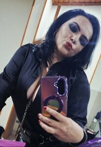 HoneyblakeandEmmagrey 😏🤘🏻 Pic 2