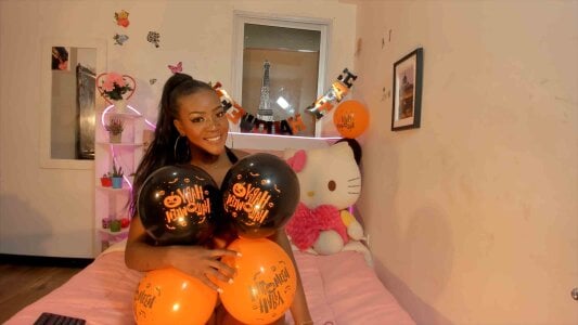 I am a bitch in heat od viioolleettaa  snímek