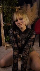 Zdjęcia KellePourier erotic mood color:  2