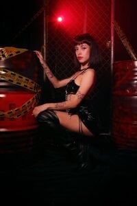 chloe_loggan Strong woman 🔥 Pic 4