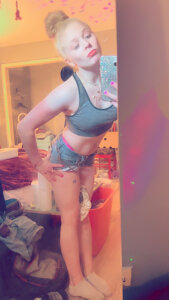 Everyday me☺️ de candysophia44  2 Imagens