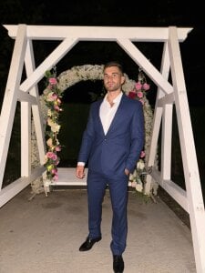 Public de damongold  2 photos