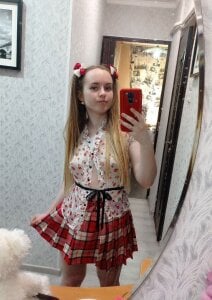 MollyMazer cute outfits Pic 2